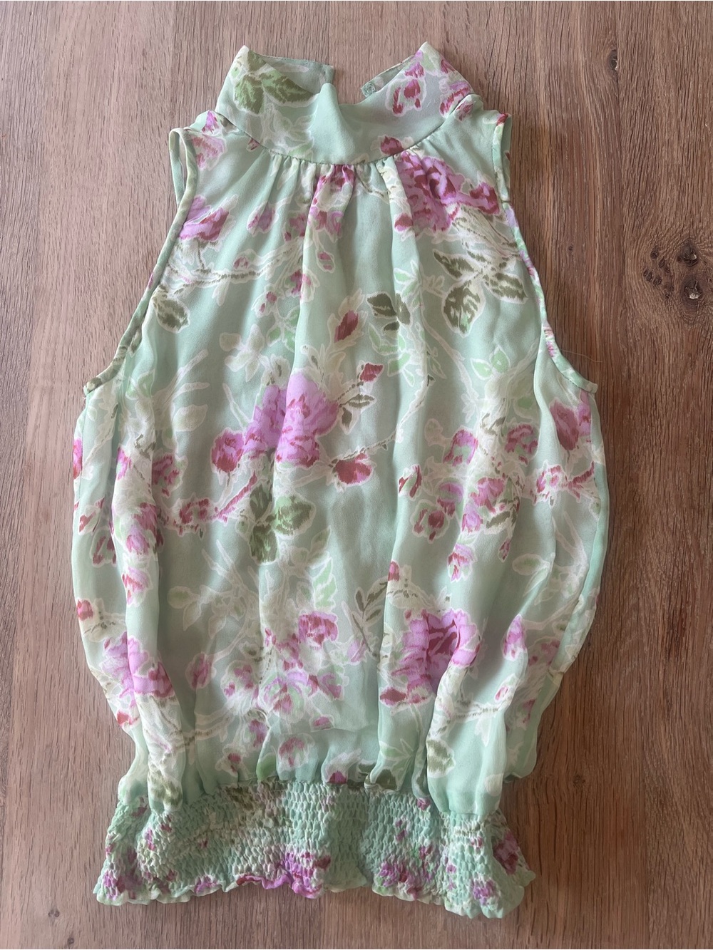 Silk Neiman Marcus Mint Floral Sleeveless Smocked-Hem Blouse